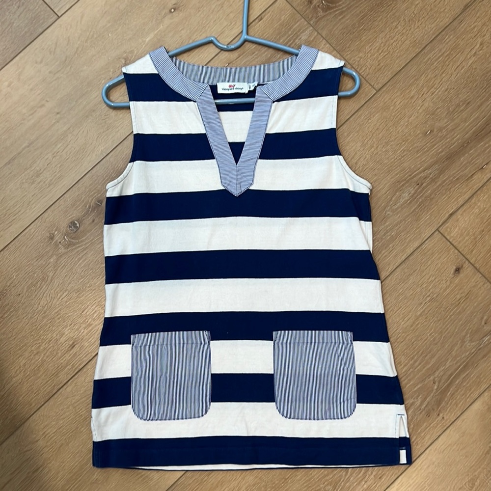 Vineyard vines women’s sleeveless tunic top! XS. blue and white stripes.